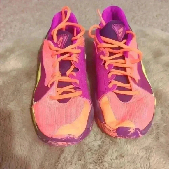 Nike Other - Nike Zoom Freak 2 SEBright Mango (GS), size 6Y, boys/girls